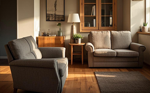 沙发翻新好还是买新的好？看完这3点不再纠结